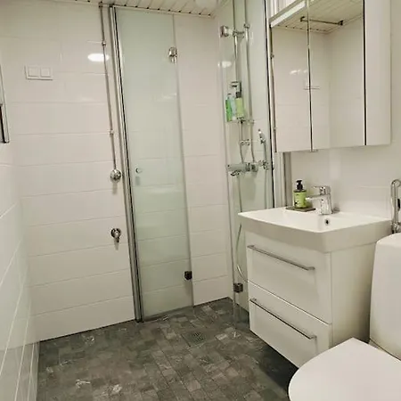 Apartment With Free Parking